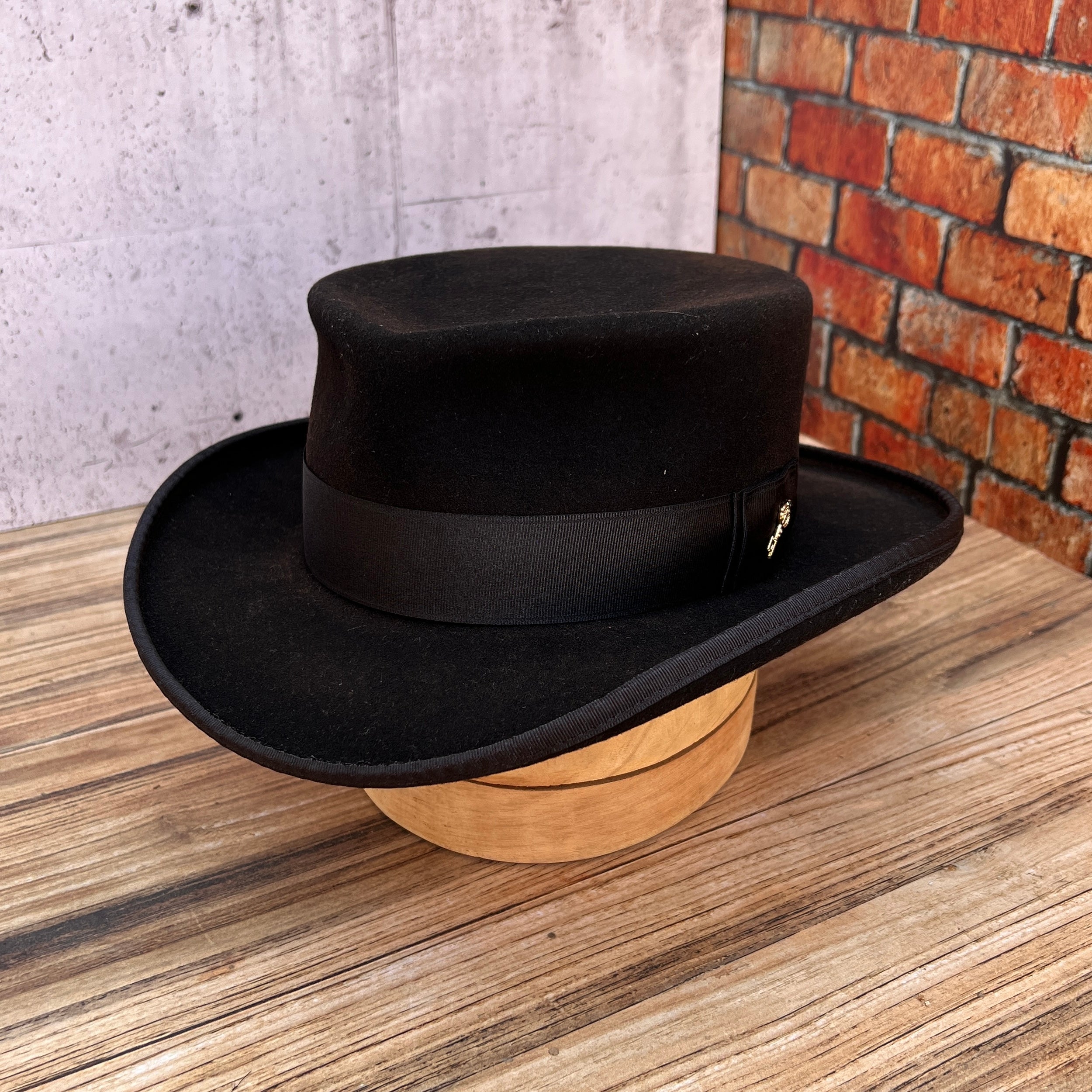 Dutch van der linde – Handsome Devil Co.